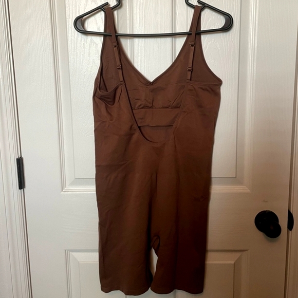 VS PINK Brown Workout Romper Jumpsuit Playsuit - Picture 2 of 2